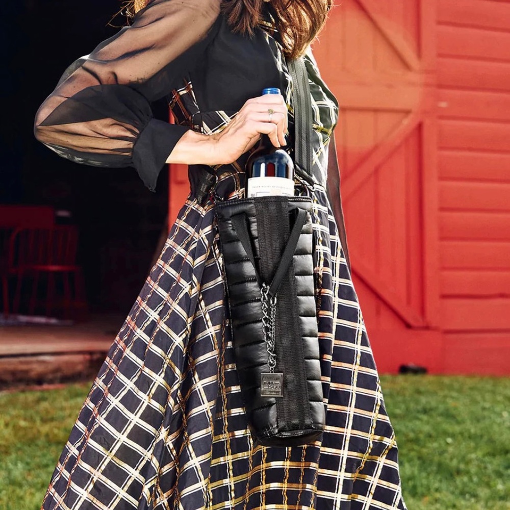Think Royln Wine Cooler in black NWT